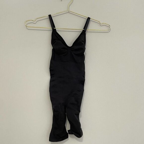 NWOT Skims Seamless Sculpt Mid-thigh Bodysuit S/M - Picture 2 of 4